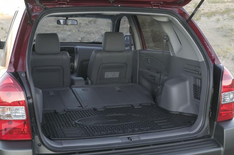  Hyundai Tucson 2004 года  (фото 25 из 74)